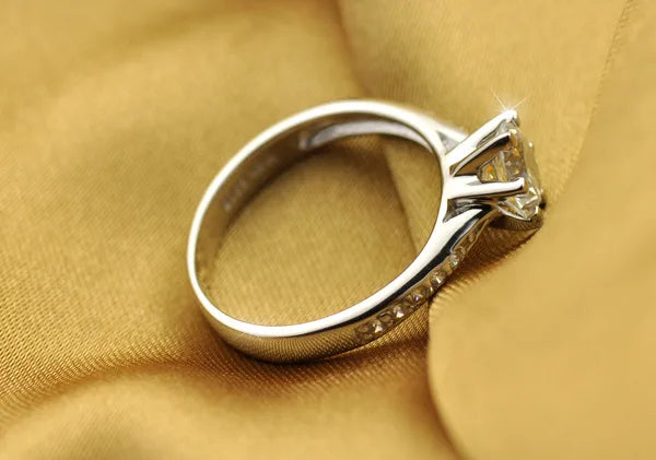 Vellora Diamond Ring